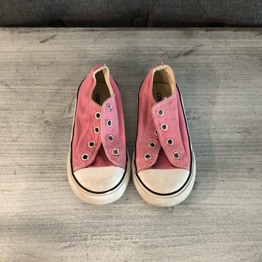 Girls Converse All Stars - Picture 1 of 3